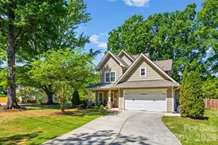 2562 Roseview Ln, Charlotte, NC 28205 - Photo 1