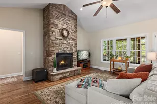 37 Crimson Ln, Hendersonville, NC 28792 - Photo 5