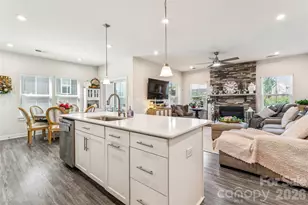 5042 Summer Surprise Ln, Charlotte, NC 28215 - Photo 9