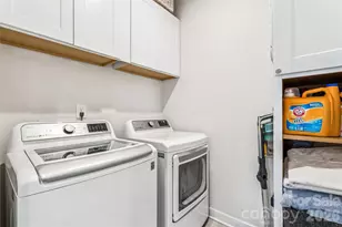 5042 Summer Surprise Ln, Charlotte, NC 28215 - Photo 33