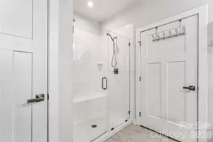 5042 Summer Surprise Ln, Charlotte, NC 28215 - Photo 17