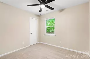 5801 Rocky Mt Ct, Charlotte, NC 28214 - Photo 11