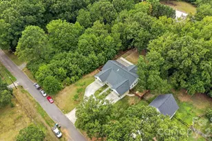4515 Lindsay Ln, Matthews, NC 28105 - Photo 7
