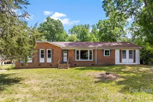 8315 Westbourne Dr, Charlotte, NC 28216 - Photo 1