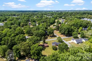 8315 Westbourne Dr, Charlotte, NC 28216 - Photo 35