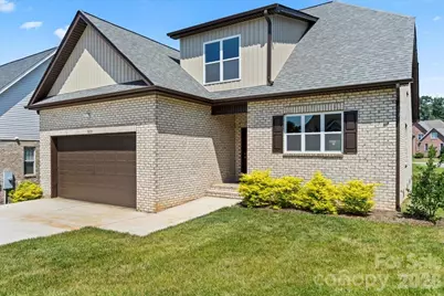 1033 12th Avenue Drive NW, Hickory, NC 28601 - Photo 3