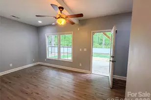 319 Beacon Hills Dr, Gastonia, NC 28056 - Photo 9