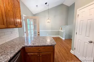 319 Beacon Hills Dr, Gastonia, NC 28056 - Photo 7