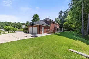 5302 Fairgrove Ln, Harrisburg, NC 28075 - Photo 3