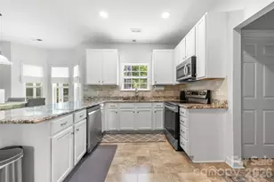 5302 Fairgrove Ln, Harrisburg, NC 28075 - Photo 9