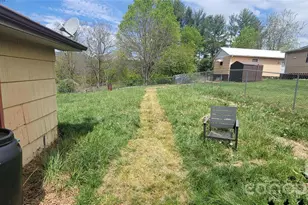 60 Mingus St, Canton, NC 28716 - Photo 11