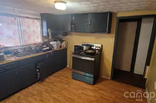 60 Mingus St, Canton, NC 28716 - Photo 5