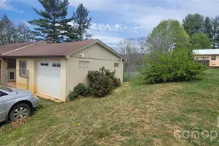 60 Mingus St, Canton, NC 28716 - Photo 3