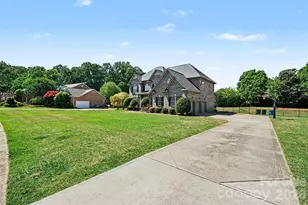 7233 McEwen Pl, Mint Hill, NC 28227 - Photo 3