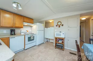 28 Brooks Cove Rd, Black Mountain, NC 28711 - Photo 11