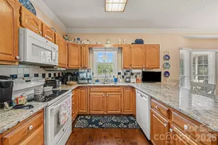4051 Pinecrest Dr NE, Hickory, NC 28601 - Photo 13