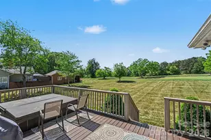 4051 Pinecrest Dr NE, Hickory, NC 28601 - Photo 33