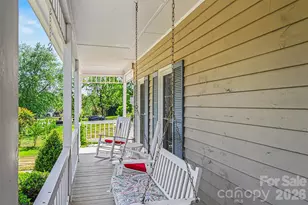4051 Pinecrest Dr NE, Hickory, NC 28601 - Photo 5