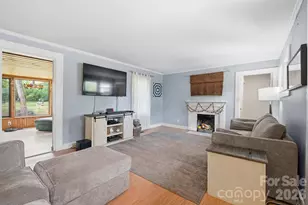 305 W 9th St, Newton, NC 28658 - Photo 7