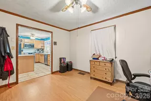 305 W 9th St, Newton, NC 28658 - Photo 17