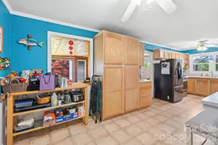 305 W 9th St, Newton, NC 28658 - Photo 15