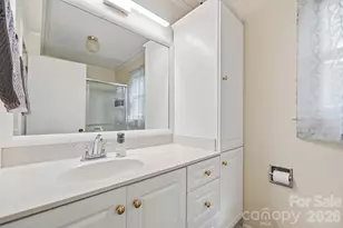 305 W 9th St, Newton, NC 28658 - Photo 23