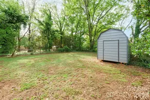 305 W 9th St, Newton, NC 28658 - Photo 37