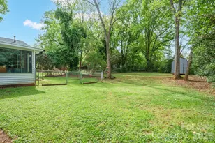 305 W 9th St, Newton, NC 28658 - Photo 35