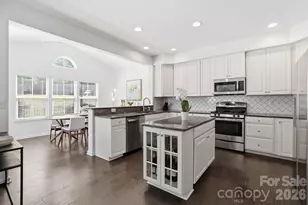 1819 Fleetwood Dr, Charlotte, NC 28208 - Photo 9
