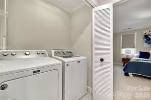 153 Perrin Pl, Charlotte, NC 28207 - Photo 19