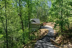 199 Garnet Wy, Hendersonville, NC 28791 - Photo 3