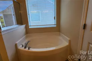 508 Knothole Ln, Charlotte, NC 28214 - Photo 11