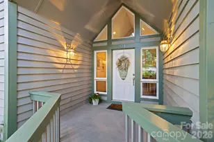 128 Forest View Dr, Flat Rock, NC 28731 - Photo 3