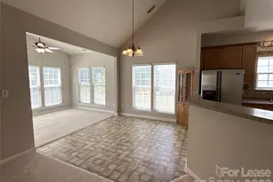 2140 Pineapple Ct, Matthews, NC 28105 - Photo 5