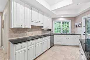 8600 Brownes Pond Ln, Charlotte, NC 28277 - Photo 17