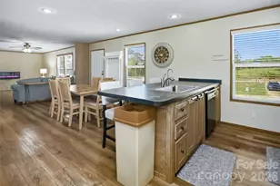 123 Big Oak Rd, Hendersonville, NC 28792 - Photo 15