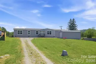 123 Big Oak Rd, Hendersonville, NC 28792 - Photo 1