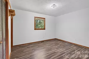 404 Ciccone Dr, Hendersonville, NC 28791 - Photo 23