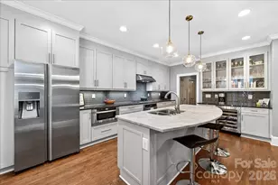 202 Perrin Pl, Charlotte, NC 28207 - Photo 17