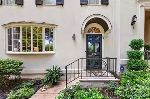 202 Perrin Pl, Charlotte, NC 28207 - Photo 3
