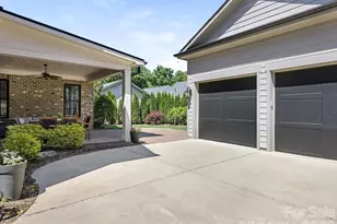 1117 Churchill Commons Dr, Charlotte, NC 28211 - Photo 43