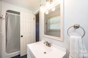 2984 Lutz Blvd, Newton, NC 28658 - Photo 35