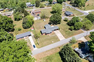 2984 Lutz Blvd, Newton, NC 28658 - Photo 41
