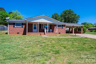2984 Lutz Blvd, Newton, NC 28658 - Photo 3