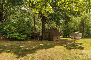 3008 Oakwood Dr, Charlotte, NC 28269 - Photo 17