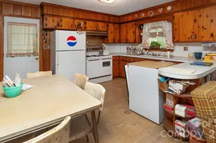 3008 Oakwood Dr, Charlotte, NC 28269 - Photo 7
