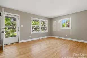 7401 Woodstream Dr, Charlotte, NC 28210 - Photo 3