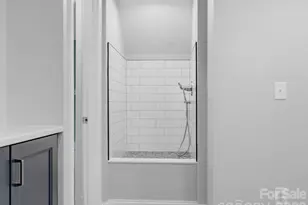 7401 Woodstream Dr, Charlotte, NC 28210 - Photo 27