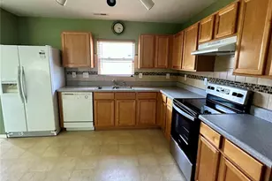 4722 Mortonhall Rd, Charlotte, NC 28215 - Photo 9