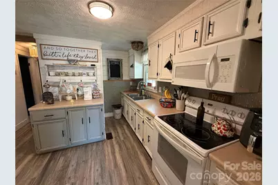 3678 Vantage Heights Circle, Lenoir, NC 28645 - Photo 5